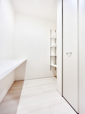 ���̑����ρ@�L�b�`���ɂ̓p���g���[�I�H�ނ̃X�g�b�N�͂������A���p�i�̎��[�Ȃǎg�����͂��낢��I