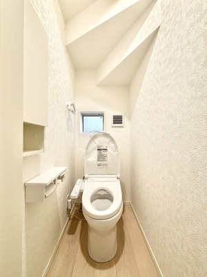 �g�C���@�g�C����1�K��2�K���ꂼ��ɔz�u����Ă��ĂƂĂ��֗��ł��B 