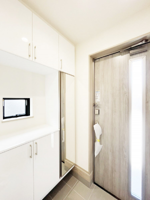 ���ց@�K���X�X���b�g�̓��������փh�A�������Ɍ���͂��Ă���܂�