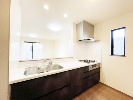 �L�b�`���@���������Ȃ��炲�Ƒ��Ƃ̉�b���y���߂�ΖʃJ�E���^�[�L�b�`��