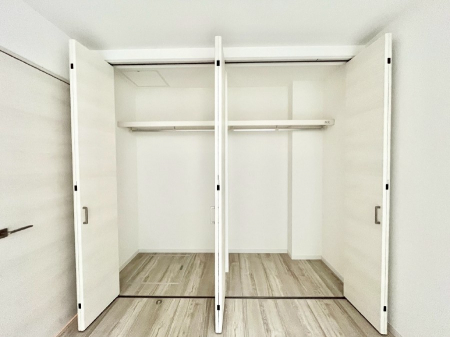 ���[�@�m���̃N���[�[�b�g�B���s��������̂Ō���̈ߗނ�����������܂�܂��B