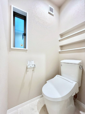 �g�C���@�g�C����1�K��2�K���ꂼ��ɔz�u����Ă��ĂƂĂ��֗��ł��B 