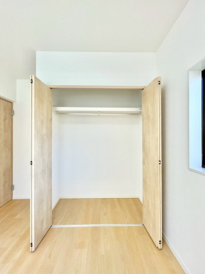 ���[�@�m���̃N���[�[�b�g�B���s��������̂Ō���̈ߗނ�����������܂�܂��B