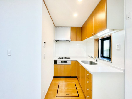 �L�b�`���@L���^���Ɨ�������X�y�[�X���L�X�Ǝg���܂��B�R���p�N�g�ɓ����Ă��������N���N�B