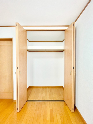 ���[�@�m���̃N���[�[�b�g�B���s��������̂Ō���̈ߗނ�����������܂�܂��B