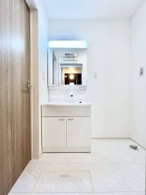 ʑEʏ@Ƃ̐ʃXy[XŒ̐gxxX[Y