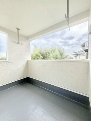 �o���R�j�[�@�C���i�[�o���R�j�[�Ȃ̂ŉJ�ł����󕨂����������o���āA���ʂ�������̂Ŋ������ǂ��A�������X�y�[�X�Ƃ��ďd�󂵂܂��B 