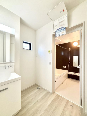 ���̑��@�������̂�����K��Ԃł��B�����̐g�x�x���C�����ǂ����g�������܂��B 