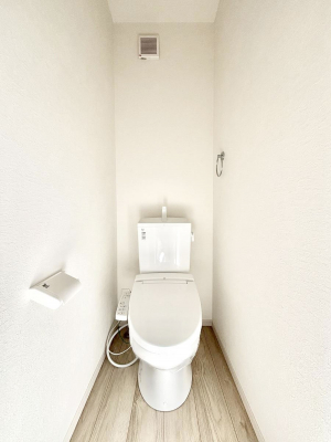 �g�C���@�g�C����1�K��2�K���ꂼ��ɔz�u����Ă��ĂƂĂ��֗��ł��B 