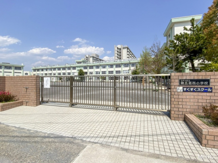 ���ӊ��@���w�Z 550m �]�ː�旧��܊������w�Z