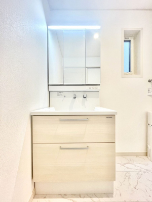 ���ʑ�E���ʏ��@�傫�����₷���O�ʋ��Ő�����������ʑ�́A�g�����Ȃ݃`�F�b�N�┧�̂������ɂ������߂ł��B 