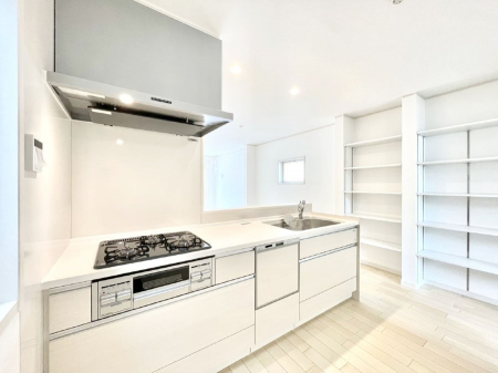 �L�b�`���@���������Ȃ���ł����Ƒ��Ƃ̉�b���y���߂�ΖʃL�b�`��