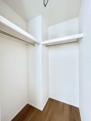 ̑@EH[NCN[[bgtŐԂLpł܂B