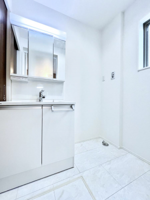 ̑@Ă̂ŎC̑ꏊłC\s܂B̐gxxCǂI