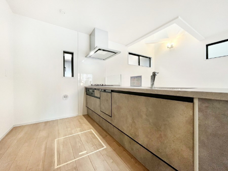 �L�b�`���@���������Ȃ��炲�Ƒ��Ƃ̉�b���y���߂�ΖʃJ�E���^�[�L�b�`��