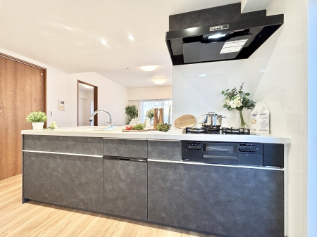 �L�b�`���@���������Ȃ��炲�Ƒ��Ƃ̉�b���y���߂�ΖʃJ�E���^�[�L�b�`��  