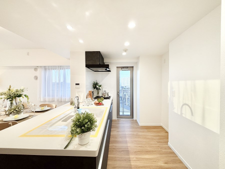 �L�b�`���@�o���R�j�[�ɏo���鏟����t���̃_�C�j���O�L�b�`��