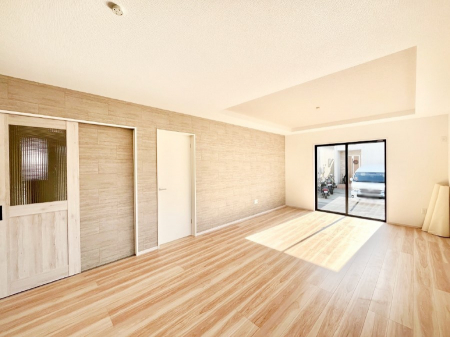 ���̑����ρ@�Ƒ��̏Ί炪���R�Ɛ��܂�Ă���A����ȕ��͋C�̃_�C�j���O�Ɏd�オ���Ă��܂� 