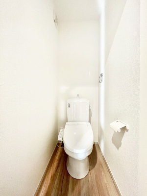 �g�C���@�g�C����1�K��2�K���ꂼ��ɔz�u����Ă��ĂƂĂ��֗��ł��B 