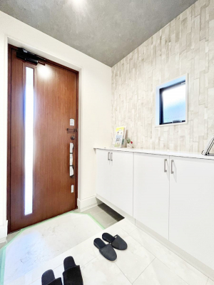 ���ց@�K���X�X���b�g�̓��������փh�A�������Ɍ���͂��Ă���܂�