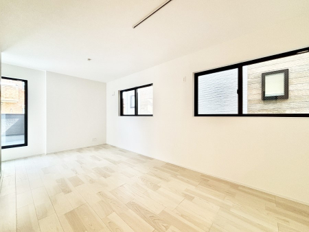 ���r���O�@�傫�ȑ����炽���Ղ�̗z���ƕ����������郊�r���O