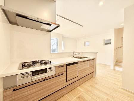 �L�b�`���@���������Ȃ���ł����Ƒ��Ƃ̉�b���y���߂�ΖʃL�b�`��  