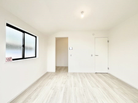 �Q���@�E�H�[�N�C���N���[�[�b�g�����邨�����B�G�߂��Ƃ̓���ւ����s�v�ŕ֗��ł��I