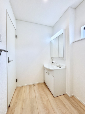 ���̑��@�������̂�����K��Ԃł��B�����̐g�x�x���C�����ǂ����g�������܂��B 