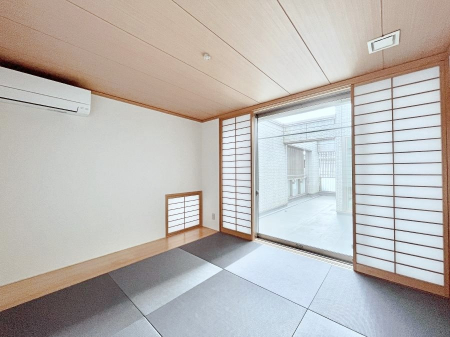 ̑ρ@_炩̋Ԃ́Aql̗Vя◈q̂ĂȂ̏ꏊƂďd󂵂܂B 