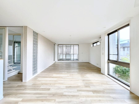 rO@Ƒc̎ԂȂ났̃rO_CjOB