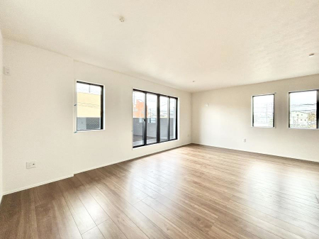 ���̑����ρ@�Ƒ��̏Ί炪���R�Ɛ��܂�Ă���A����ȕ��͋C�̃_�C�j���O�Ɏd�オ���Ă��܂��B