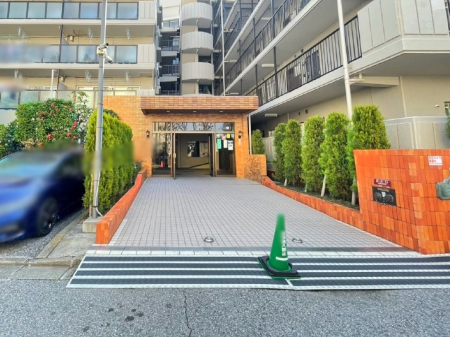 �G���g�����X�@�������������͋C�̃G���g�����X