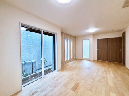 ���̑����ρ@�傫�ȑ����炽���Ղ�̗z���ƕ����������郊�r���O  