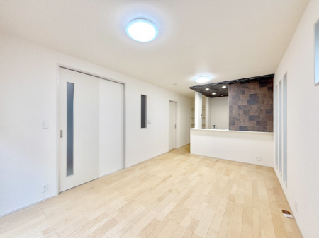 ���r���O�@�Ƒ��c���̎��Ԃ����������Ȃ��났�̃��r���O�_�C�j���O�B   