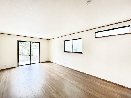 ̑ρ@Ƒ̏Ί炪RƐ܂ĂAȕ͋C̃_CjOɎdオĂ܂ 