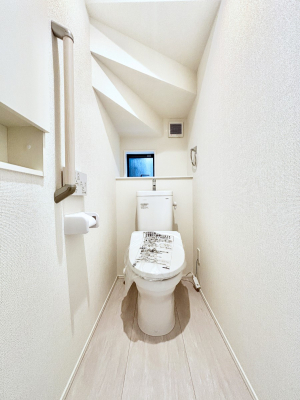 �g�C���@�E�H�V�����b�g�t���g�C����1�K��2�K���ꂼ��ɔz�u����Ă��ĂƂĂ��֗��ł��B 