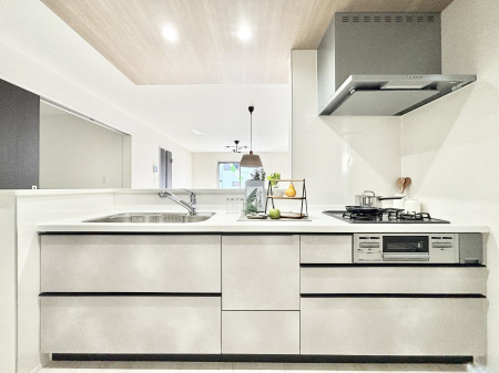 �L�b�`���@���r���O�����n����l�C�̃J�E���^�[�L�b�`���B �Ƒ��������Ȃ���Ǝ������邱�Ƃ��ł��܂��B