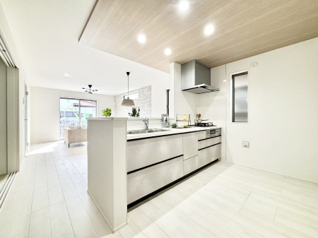 �L�b�`���@�|�b�v�A�b�v�V�䂪�f�G�ȃL�b�`���I��������̂ō̌����Ƃꊷ�C�ɂ��𗧂��܂��B