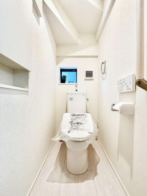 �g�C���@�E�H�V�����b�g�t���g�C����1�K��2�K���ꂼ��ɔz�u����Ă��ĂƂĂ��֗��ł��B 