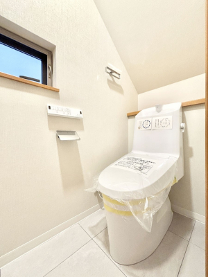 �g�C���@�g�C����1�K��2�K���ꂼ��ɔz�u����Ă��ĂƂĂ��֗��ł��B 