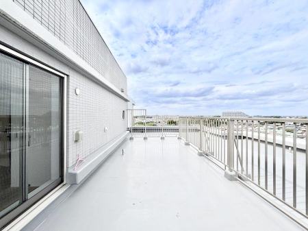 oRj[@LX[toRj[ł󕨂C悭܂BoRj[͊2I