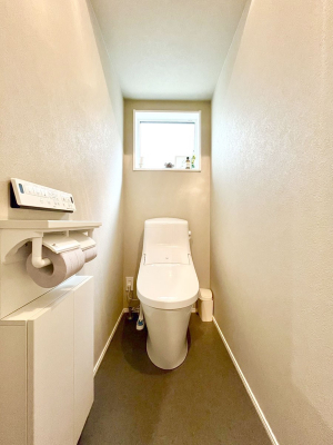 �g�C���@�g�C����1�K��2�K���ꂼ��ɔz�u����Ă��ĂƂĂ��֗��ł��B 