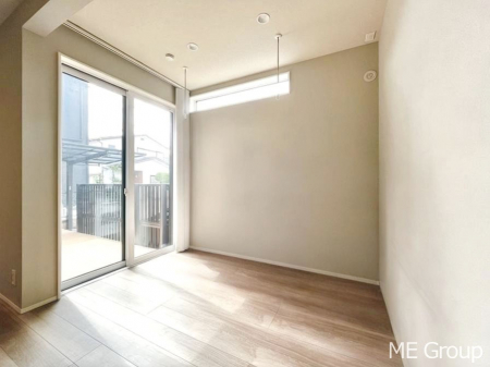 ���̑����ρ@�傫�ȑ����炽���Ղ�̗z���ƕ����������郊�r���O  ��CG���H��