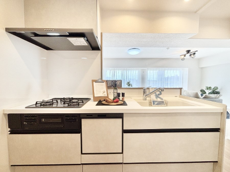 �L�b�`���@�������������I�ɁA�y�����I�V�X�e���L�b�`��