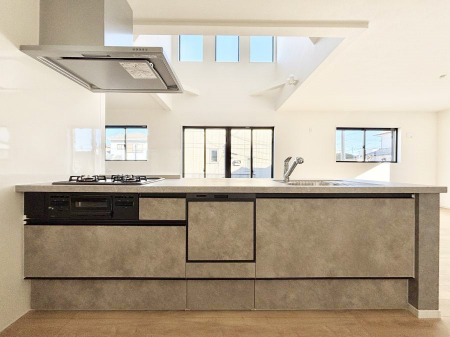 �L�b�`���@�������������I�ɁA�y�����I�V�X�e���L�b�`��