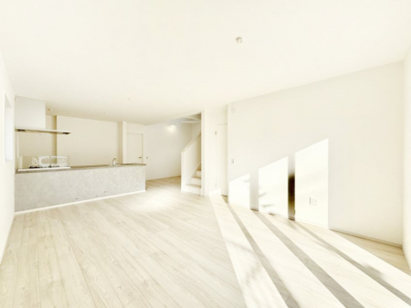 ���̑����ρ@�Ƒ��̏Ί炪���R�Ɛ��܂�Ă���A����ȕ��͋C�̃_�C�j���O�Ɏd�オ���Ă��܂� 