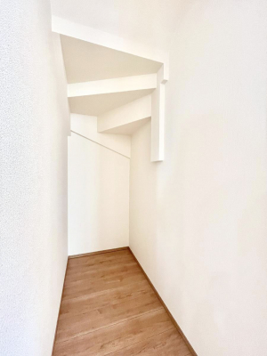 ���̑����ρ@���r���O���[�B�����Ɏ��[������ƕ����W�܂�LDK���X�b�L���Еt�������ł��ˁB  