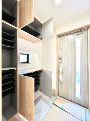 ���̑����ρ@�����Ղ���[�ł���V���[�Y�{�b�N�X�ŉƑ��S���̌C���A���ւ�������B  