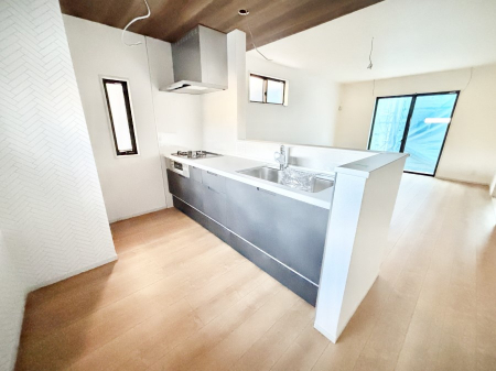 �L�b�`���@���r���O�����n����l�C�̃J�E���^�[�L�b�`���B �Ƒ��������Ȃ���Ǝ������邱�Ƃ��ł��܂��B