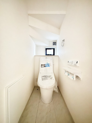 �g�C���@�g�C����1�K��2�K���ꂼ��ɔz�u����Ă��ĂƂĂ��֗��ł��B 